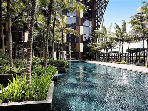 singapore hotels near airport with pool